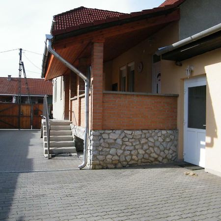 Pal Utcai Apartman Miskolc Ngoại thất bức ảnh