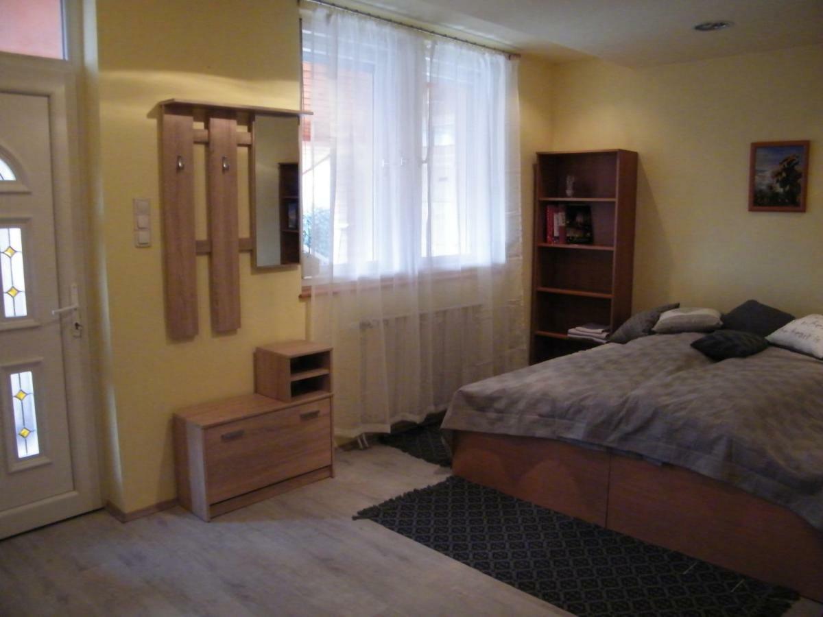 Pal Utcai Apartman Miskolc Ngoại thất bức ảnh