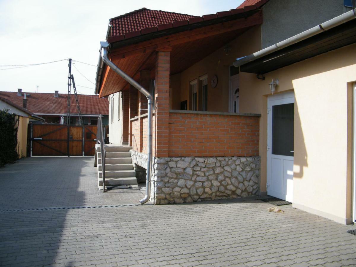 Pal Utcai Apartman Miskolc Ngoại thất bức ảnh