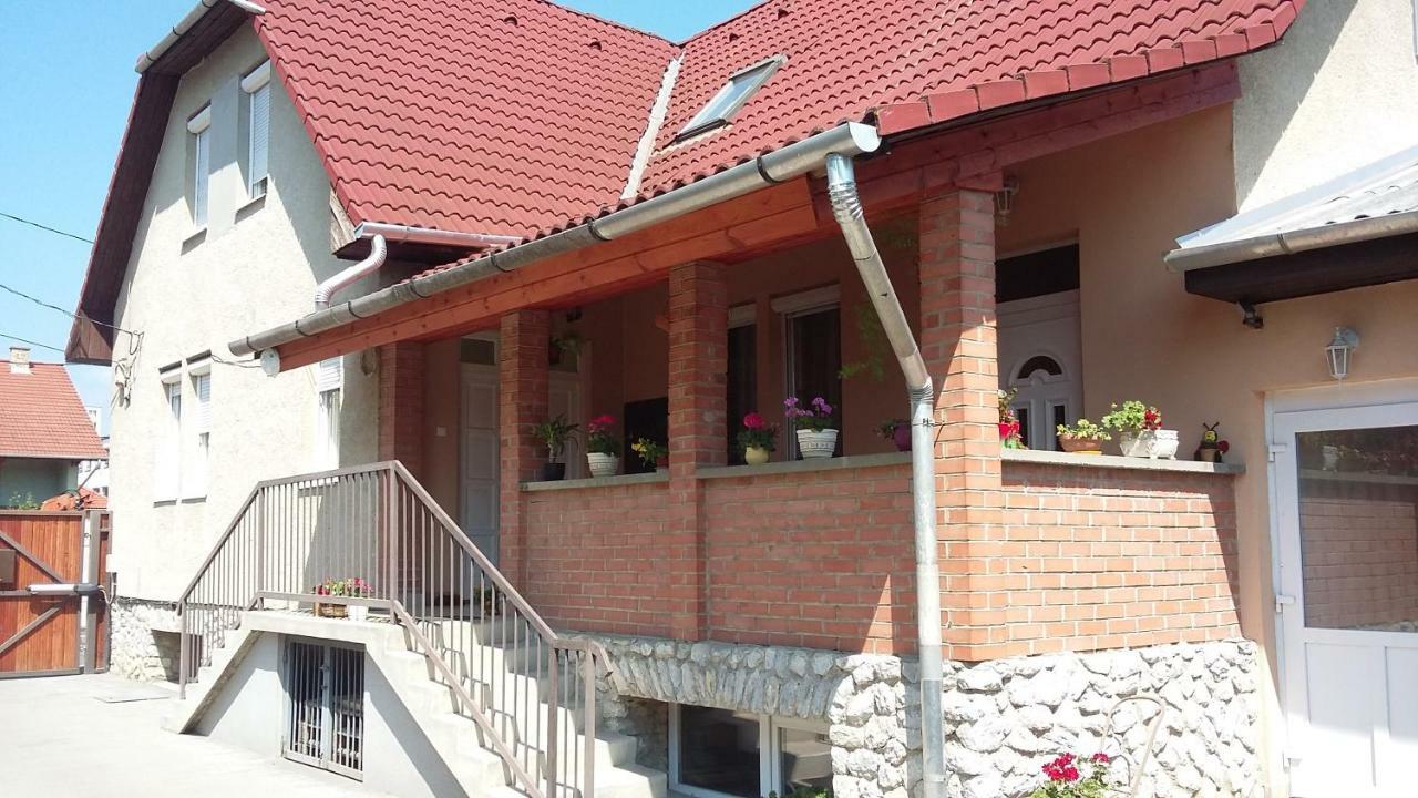 Pal Utcai Apartman Miskolc Ngoại thất bức ảnh